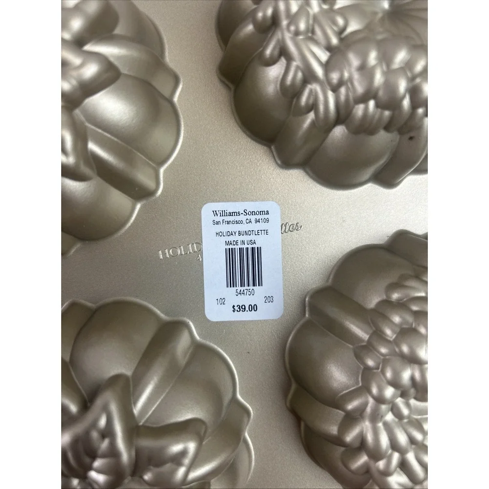 Williams Sonoma Wreath Bundtlette Pan Nordic Ware Nonstick Cast Aluminum Xmas